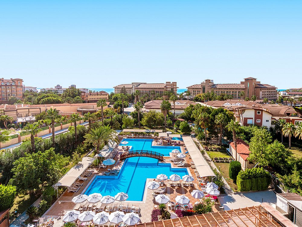 alltours expandiert mit alltoura Club Hotels in der Türkei